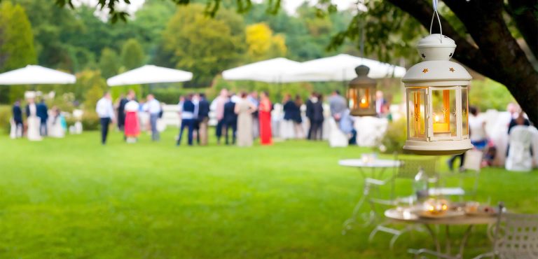1920px_LulusPartyRentals_AdobeStock_80386172